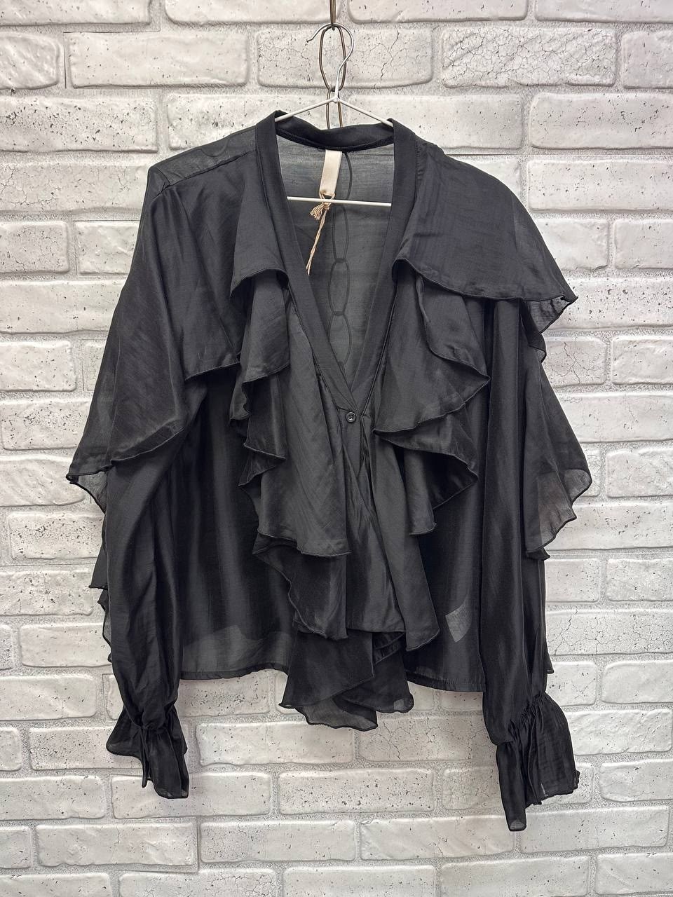 блуза с рюшами,блузка с рюшами,блузка с оборками,белая шифоновая блузка с рюши,женская блузка