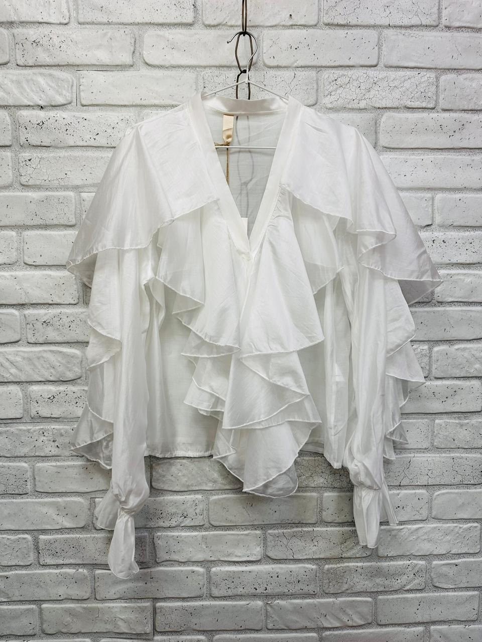 блуза с рюшами,блузка с рюшами,блузка с оборками,белая шифоновая блузка с рюши,женская блузка