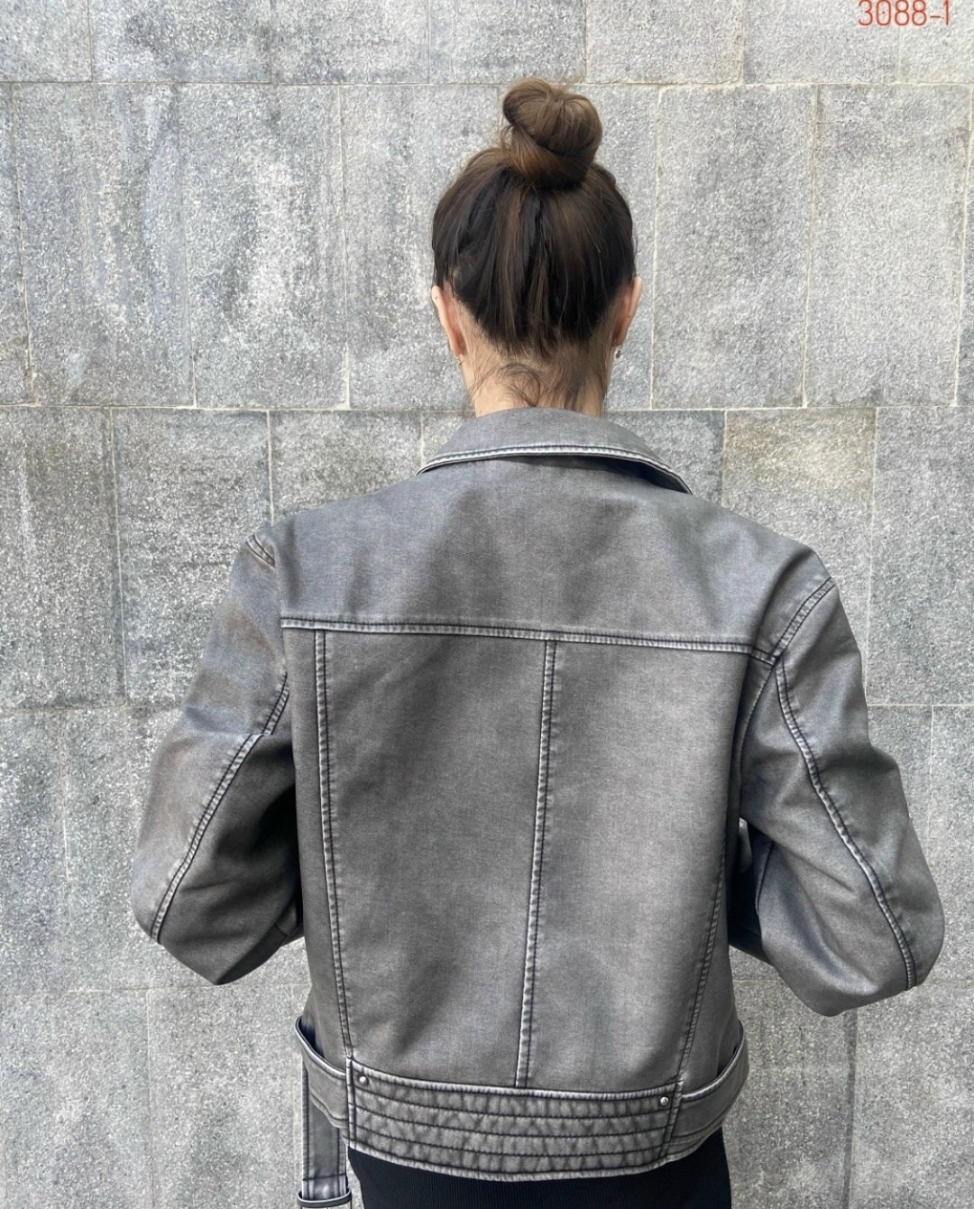 косуха винтажная куртка кожаная oversize серая monyken,куртка косуха,кожаная куртка серая,куртка кожаная,женская косуха