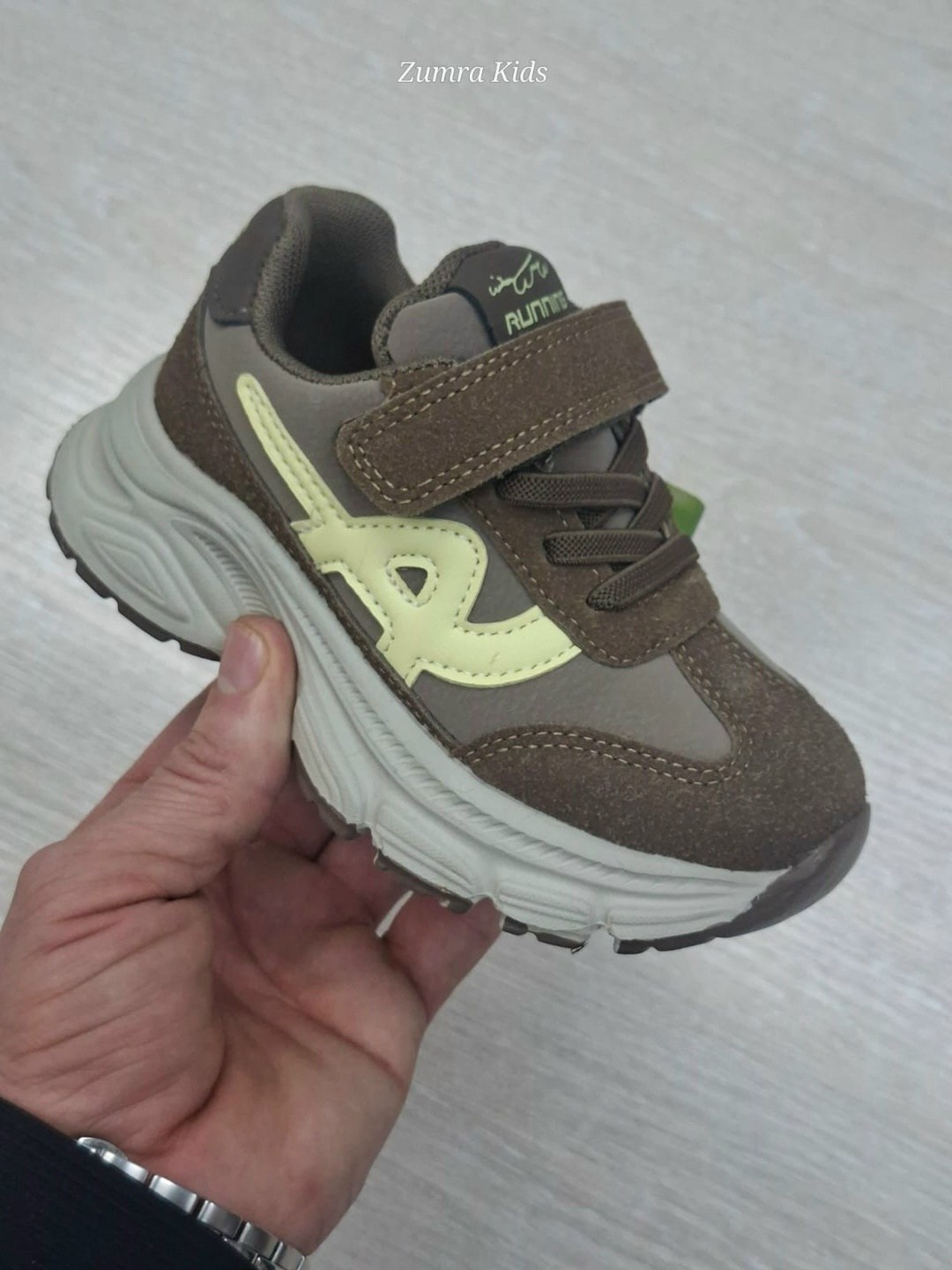 ,детские кроссовки,повседневные кроссовки,кроссовка детская,модные кроссовки