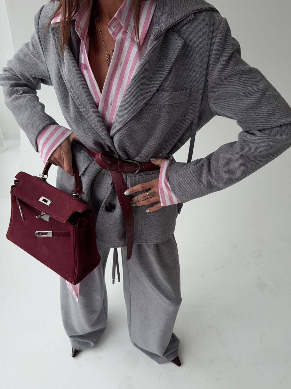 серый брючный костюм,брючный костюм,костюм стиль,брючный костюм женский