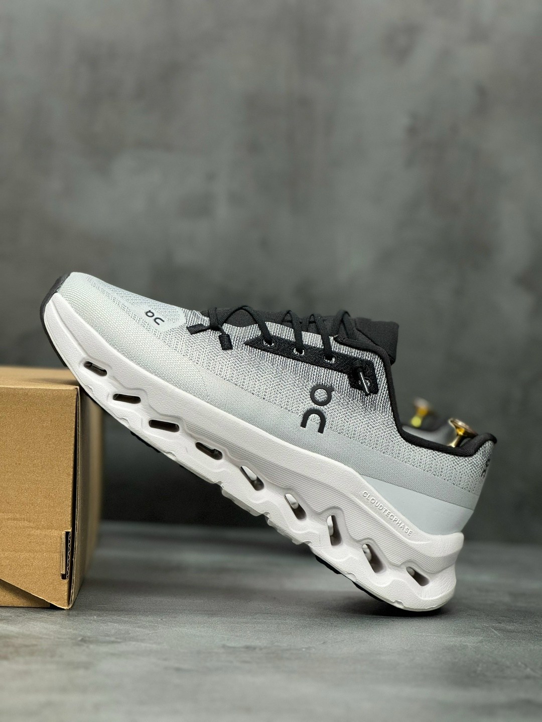 кроссовки cloudtilt 'mineral ivory' on running,кроссовки on cloudtilt 'black ivory' белый/черный,кроссовки беговые мужские on cloudtilt,кроссовки on cloudtilt mineral ivory белый синий,кроссовки on ru