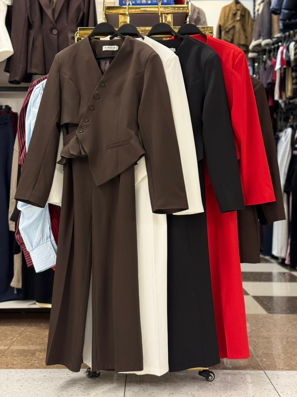 брючный костюм,брючный костюм женский,женский деловой брючный костюм,костюм с брюками,белые костюмы брючные