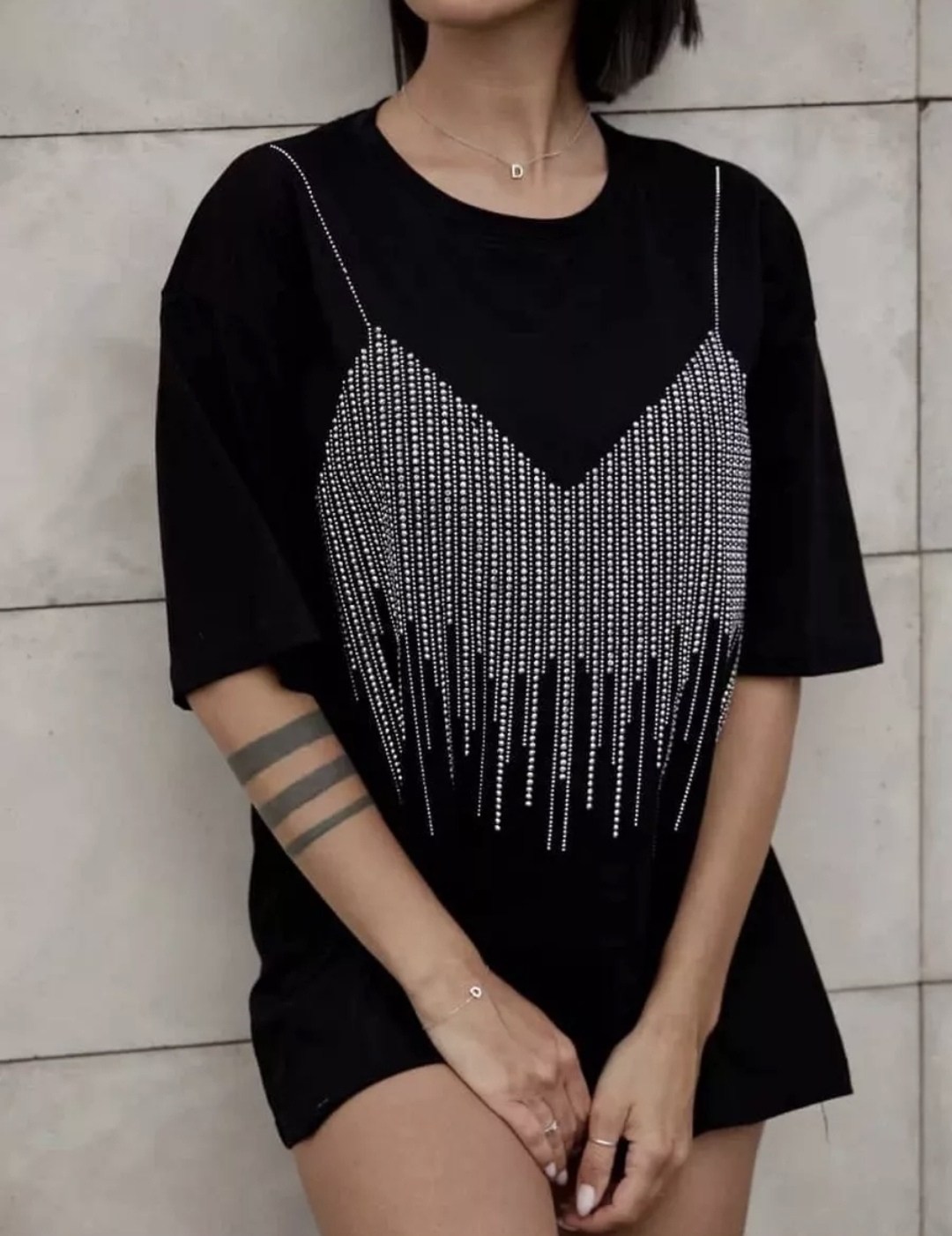 футболка женская оверсайз со стразами,футболка на стиле oversize со стразами,футболка со стразами оверсайз,футболки женская оверсайз,футболка со стразами с принтом оверсайз vv-fashion
