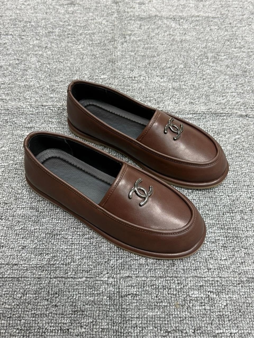 лоферы chanel,,женские замшевые лоферы chanel коричневые с мехом,женские лоферы chanel с мехом,женские лоферы chanel