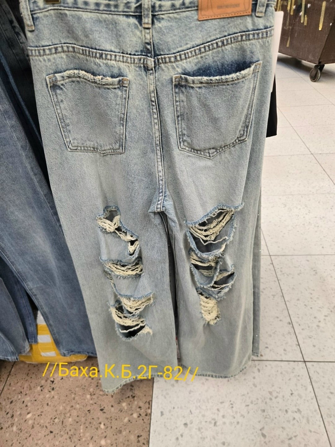 джинсы женские широкие,женские джинсы трубы,джинсы женские,женские джинсы и брюки,джинсы широкие