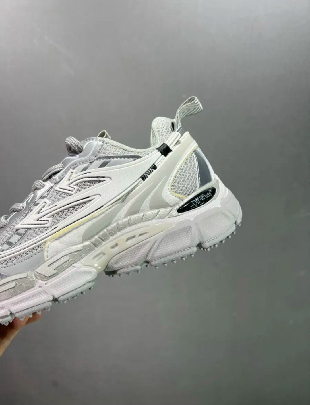 кроссовки off white be right back,кроссовки женские balenciaga,женские кроссовки balenciaga runner серебристые,баленсиага трек 2 кроссовки,мужские кроссовки