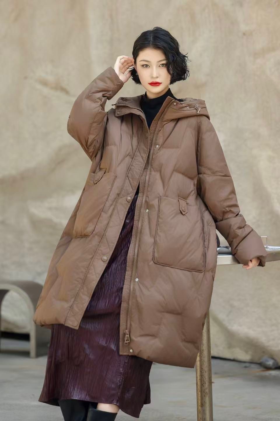 женская длинная куртка на белом утином пуху,пуховик оверсайз,женский свободный пуховик на утином пуху,женская длинная куртка на белом утином пуху с капюшоном,женский пуховик средней длины с капюшоном