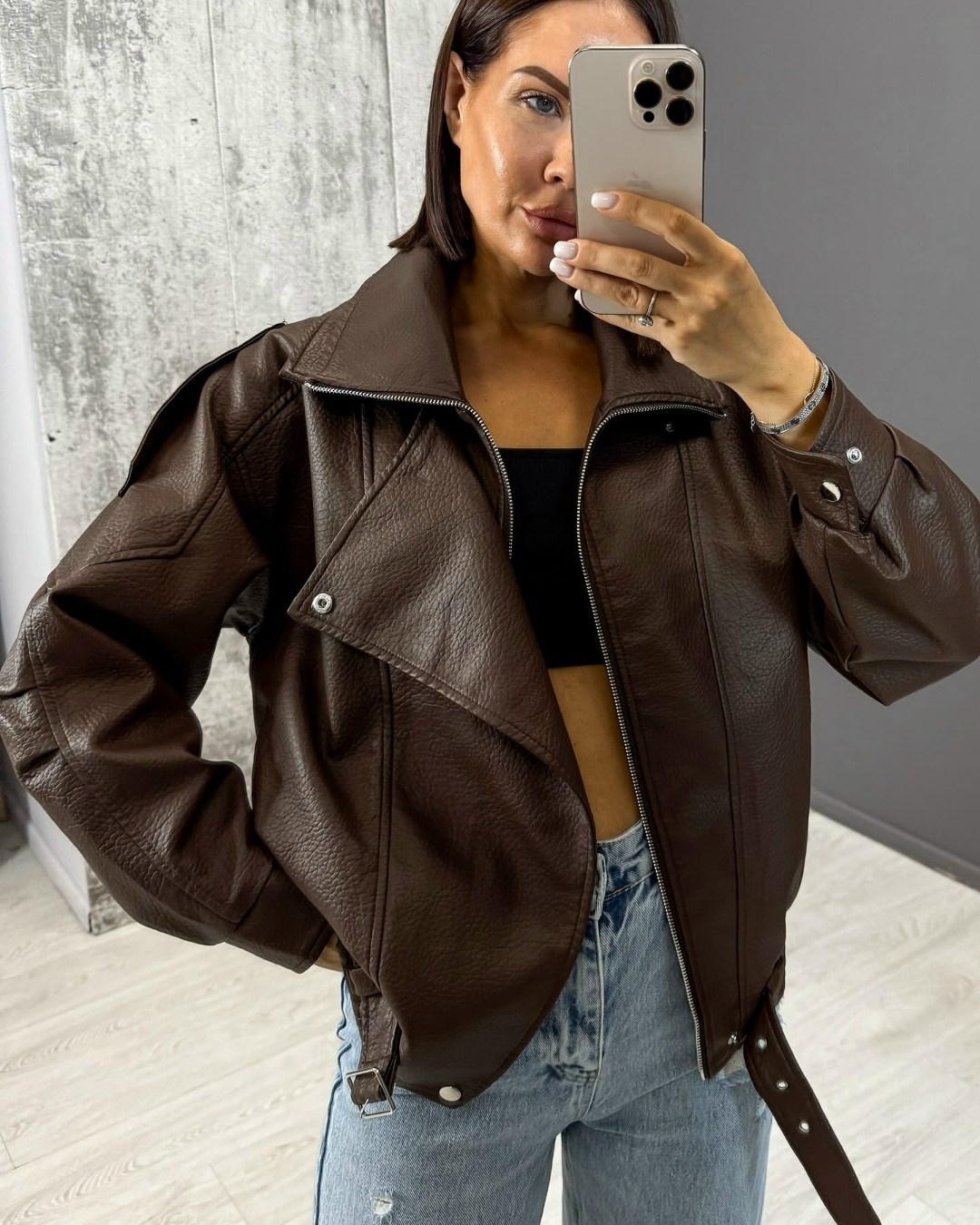 женская куртка кожаная оверсайз короткая okssana firsanova,косуха женская куртка кожаная оверсайз,косуха куртка кожаная оверсайз chauzi,женская куртка кожаная оверсайз короткая oksana firsanova,косуха