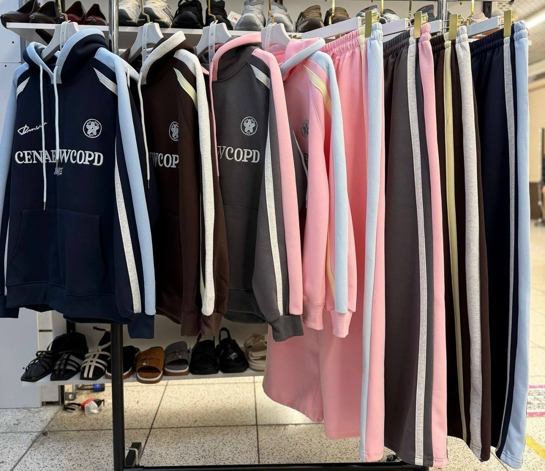 спортивный костюм женский,костюм модный,костюм розово,спортивный костюм,комплект спортивного костюма