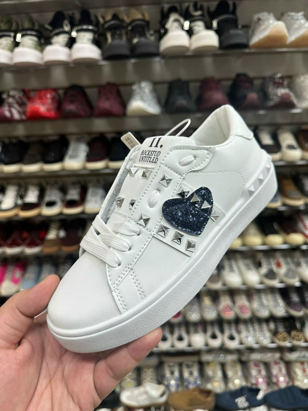 ,кеды черные женские,кроссовки кеды,кеды guess с черной подошвой, женская