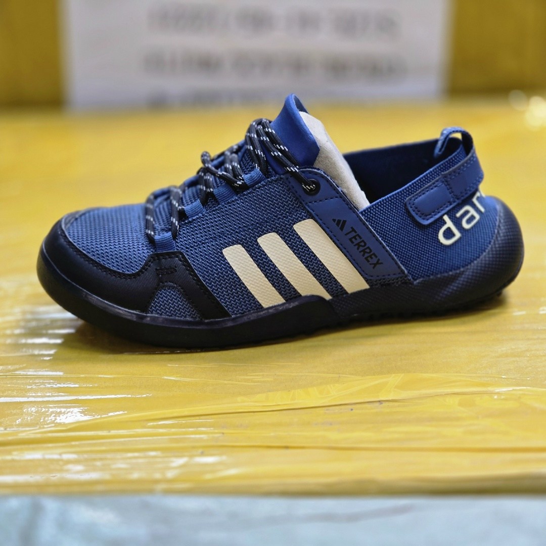 adidas daroga кроссовки мужские,кроссовки adidas,кроссовки адидас мужские весна лето,,кроссовки адидас с сеткой на подошве
