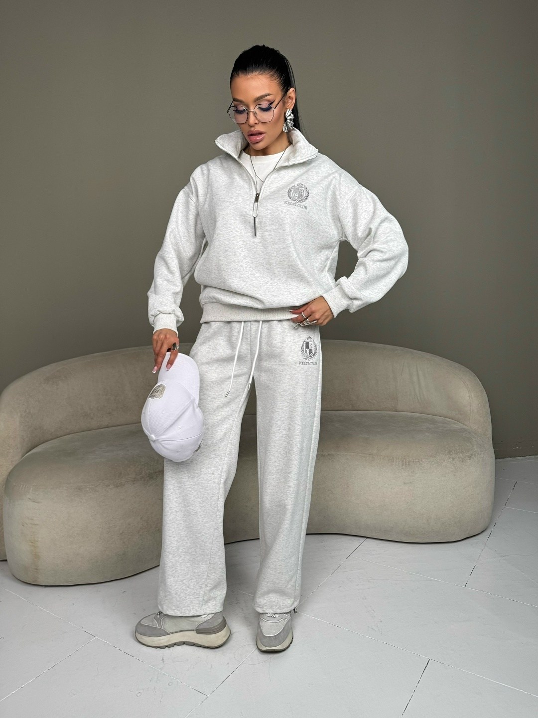 женский спортивный костюм,спортивный костюм,женский костюм,спортивный женский костюм серый,костюм спортивный брючный на молнии ос им хаим
