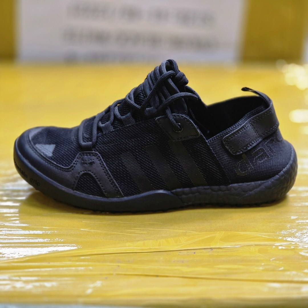 adidas daroga кроссовки мужские,кроссовки adidas,кроссовки адидас мужские весна лето,,кроссовки адидас с сеткой на подошве