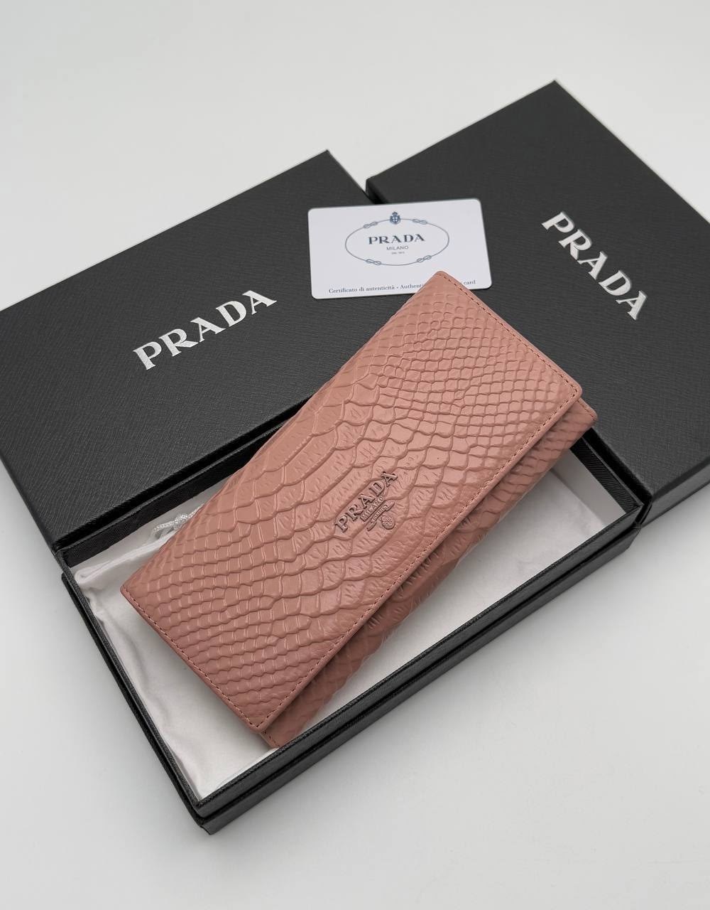 кошелек прада женский,кошелек женский красный кожаный,prada кошелек,брендовый женский кошелек,кошелек прада