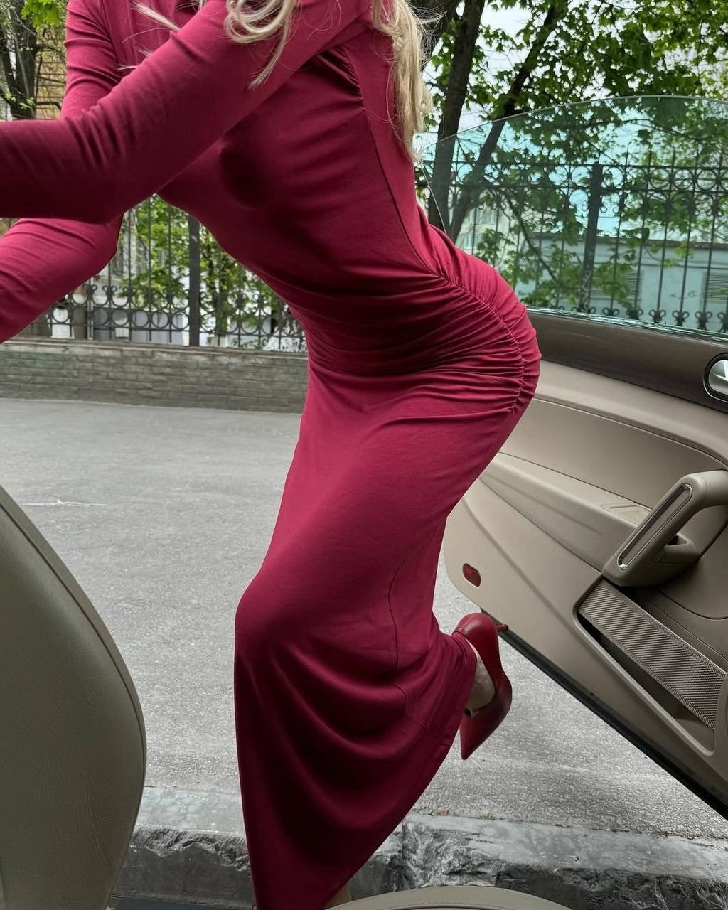 платье длинное бардовое облегающее,платье длинное облегающее,женское облегающее платье макси с длинным рукавом,облегающее платье,платье бордовое