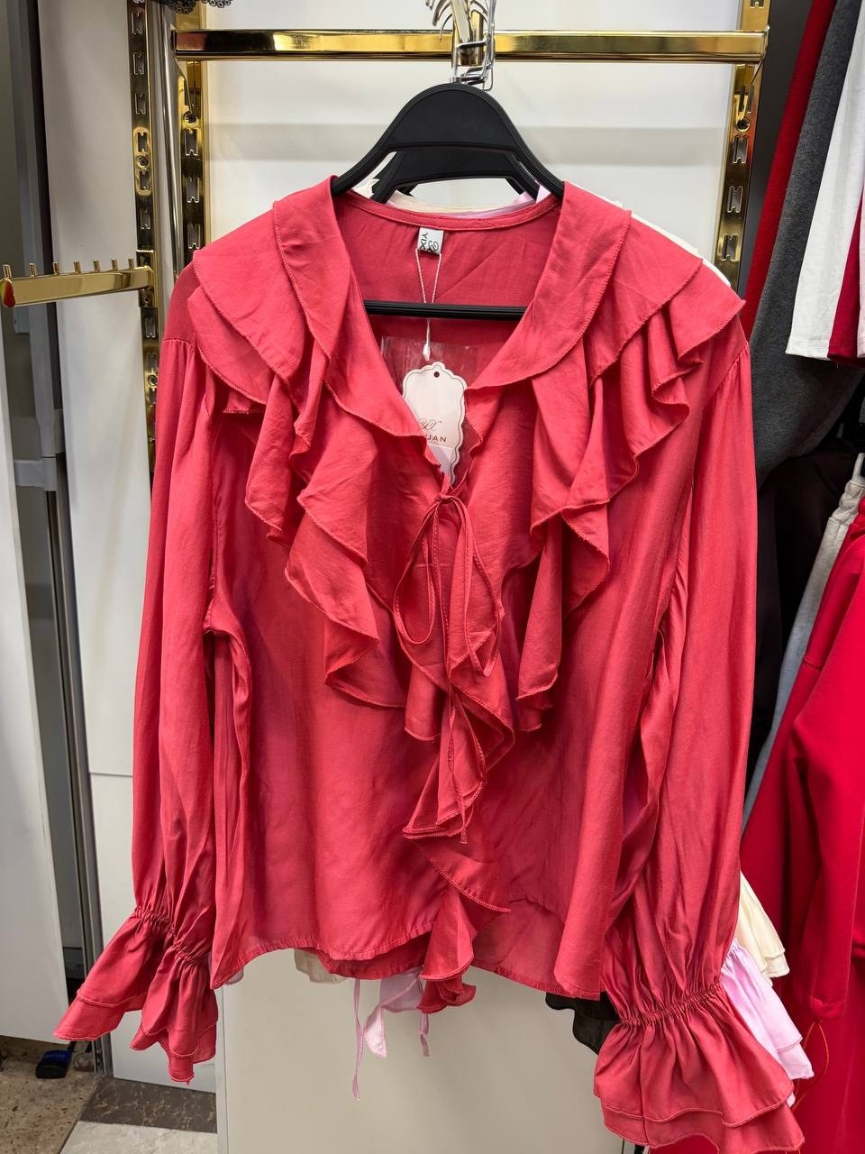 блузка с оборками,женская блузка,стильный наряд,красивая блузка,блузка