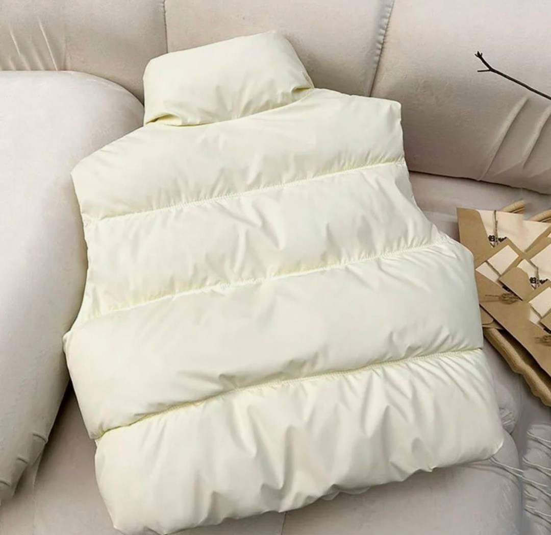 теплый жилет,жилетка женская,жилетка демисезонная утепленная,пуховой жилет,жилетка женская черная дутая