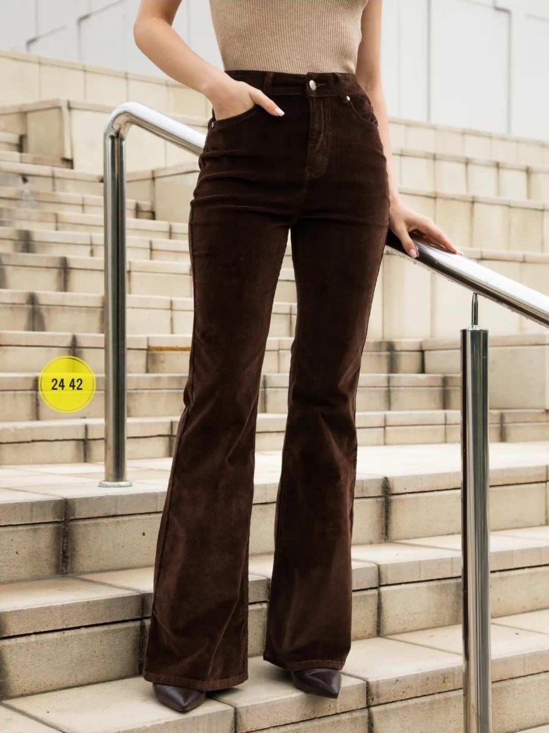 зеленые вельветовые брюки женские,вельветовые брюки тренд,брюки классические,зеленые вельветовые штаны женские,вельветовые брюки