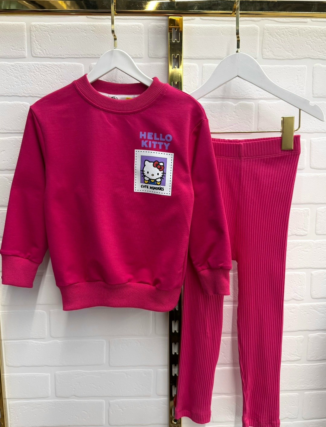 розовый свитшот oversize с принтом hello kitty для девочки,розовый свитшот с принтом hello kitty gloria jeans,кофта хелло китти,розовый свитшот с принтом hello kitty для девочки,кофта кити