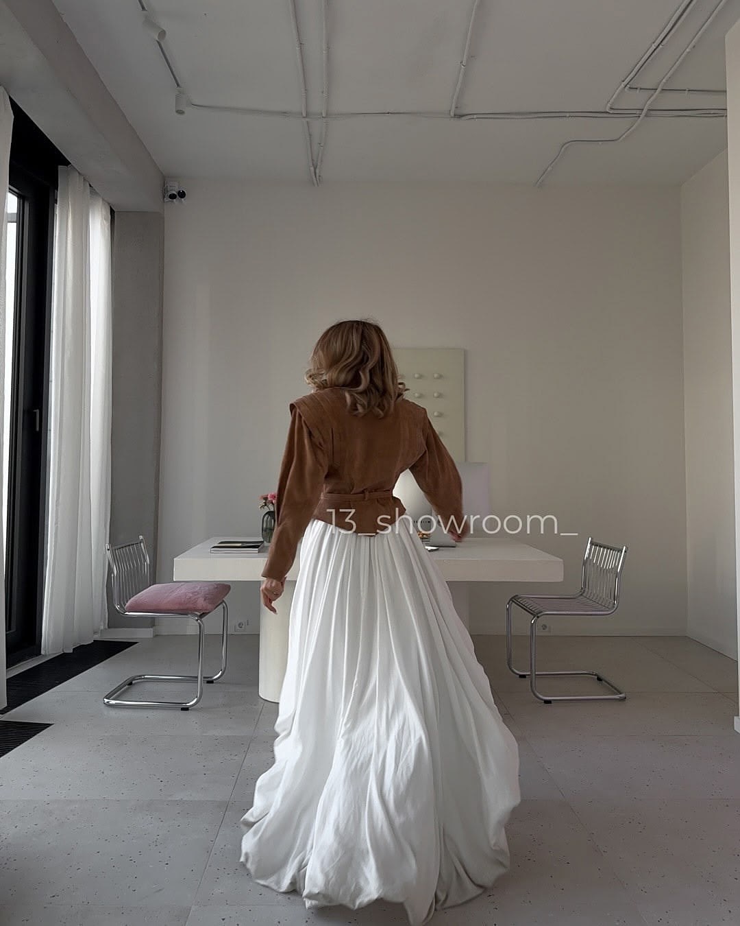 замшевая куртка,куртка из натуральной замши,женская кожаная куртка,модная куртка из замшевой кожи,замшевая куртка с поясом