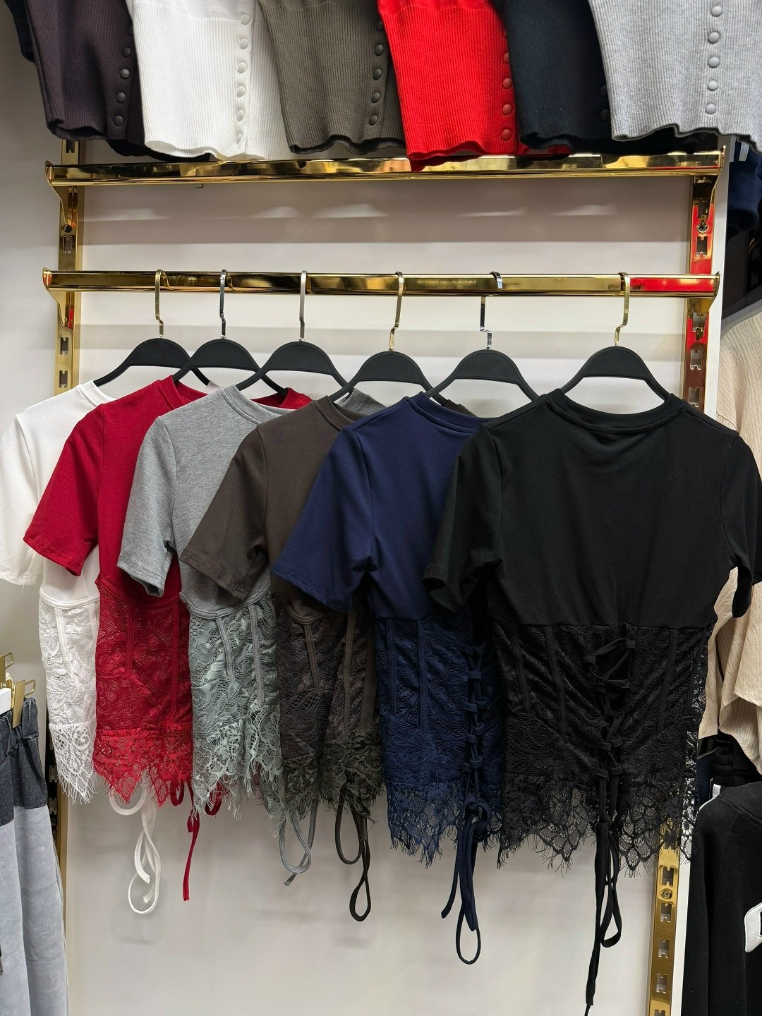 майка с кружевами,футболка с кружевными вставками,корсет кружевной,блузка кружева,кружевной топ