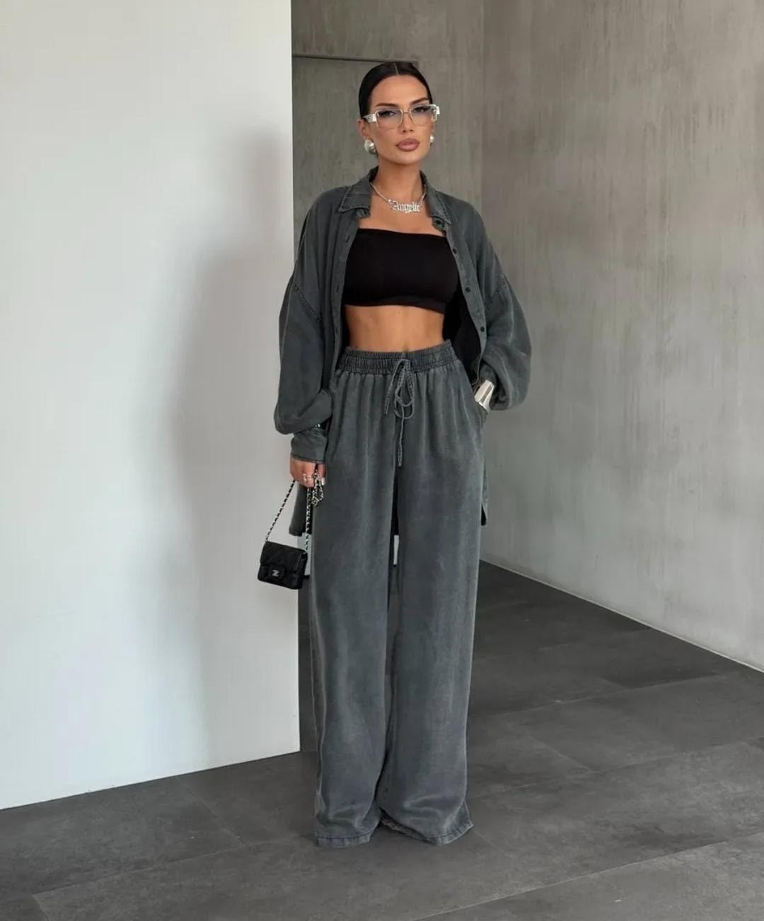 комбинезон женский джинсовый,джинсовый комбинезон,джинсовые костюмы женские,джинсовые костюмы,костюм повседневный