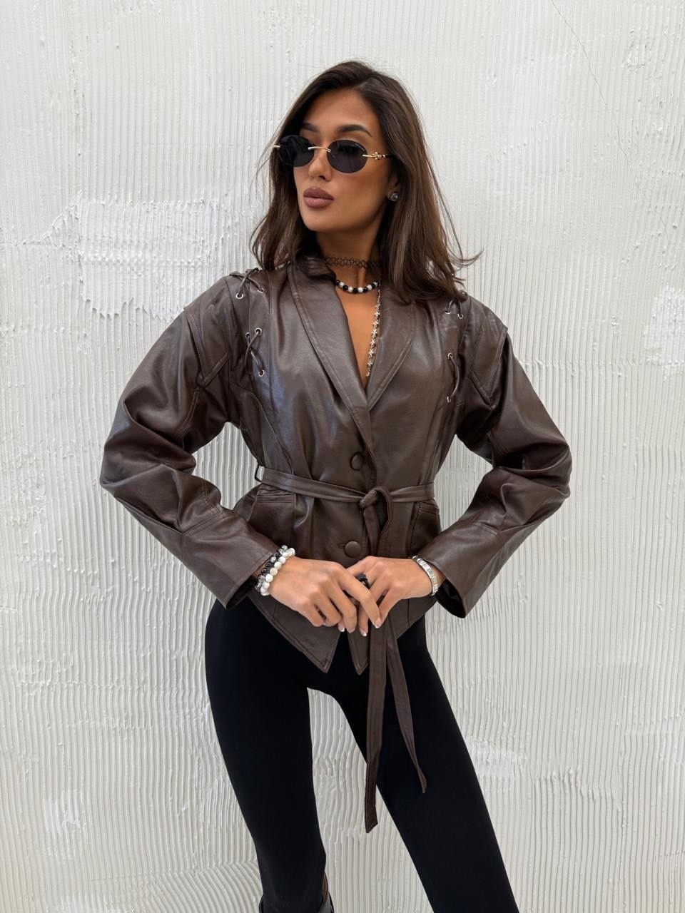 женская кожаная куртка,косуха куртка кожаная с поясом chauzi,кожаная куртка,куртка женская кожаная косуха от бренда melix clo,женская куртка из экокожи