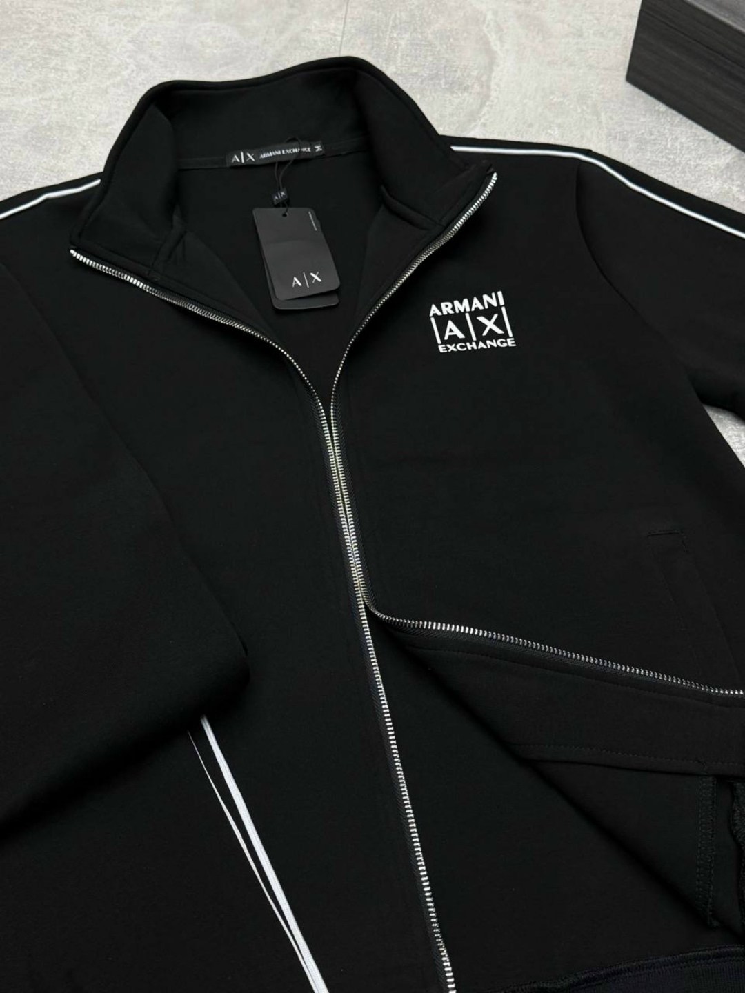 спортивный костюм armani exchange,мужской спортивный костюм armani exchange,спортивный костюм armani,спортивный костюм emporio armani,спортивный костюм armani exchange черный