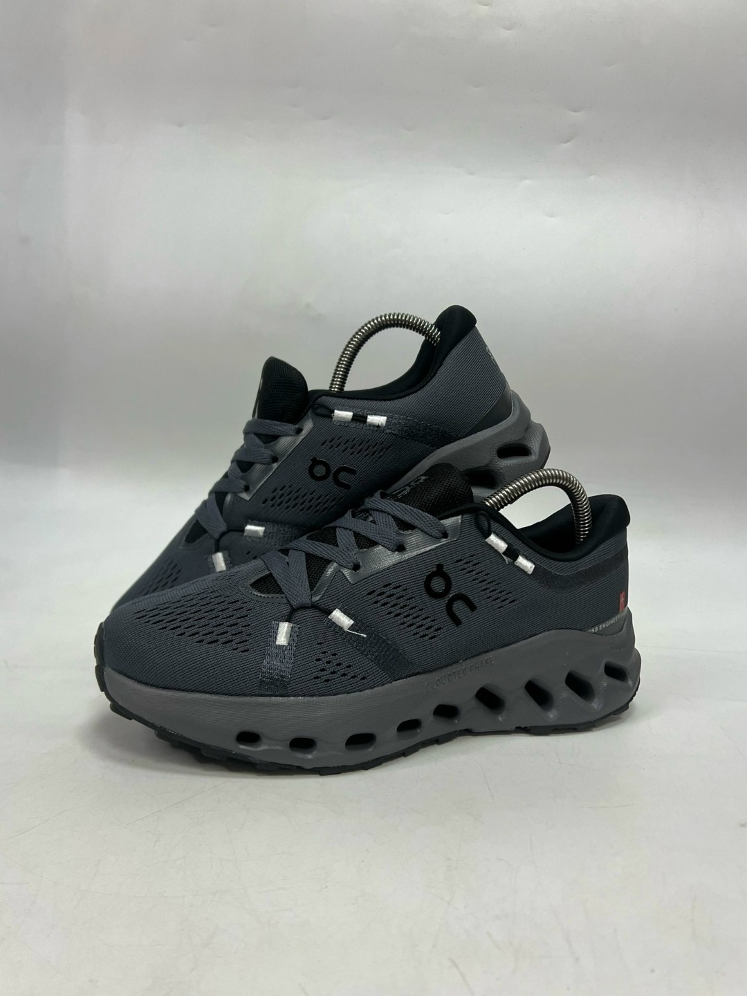 кроссовки on cloudsurfer trail waterproof, цвет black/eclipse,кроссовки,мужские кроссовки,кроссовки cпортивные,кроссовки повседневные