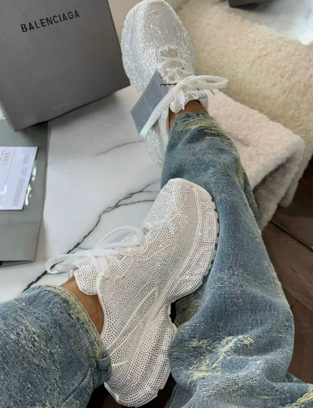 женские кроссовки,,блестящие кроссовки,модные женские кроссовки,adidas yeezy boost 350 v 2