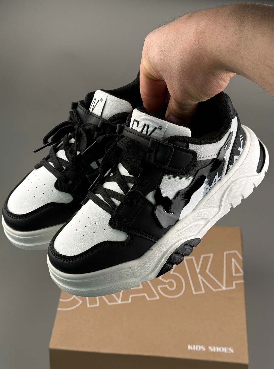 кроссовки,кроссовки женскиe,,модные кроссовки,спортивная