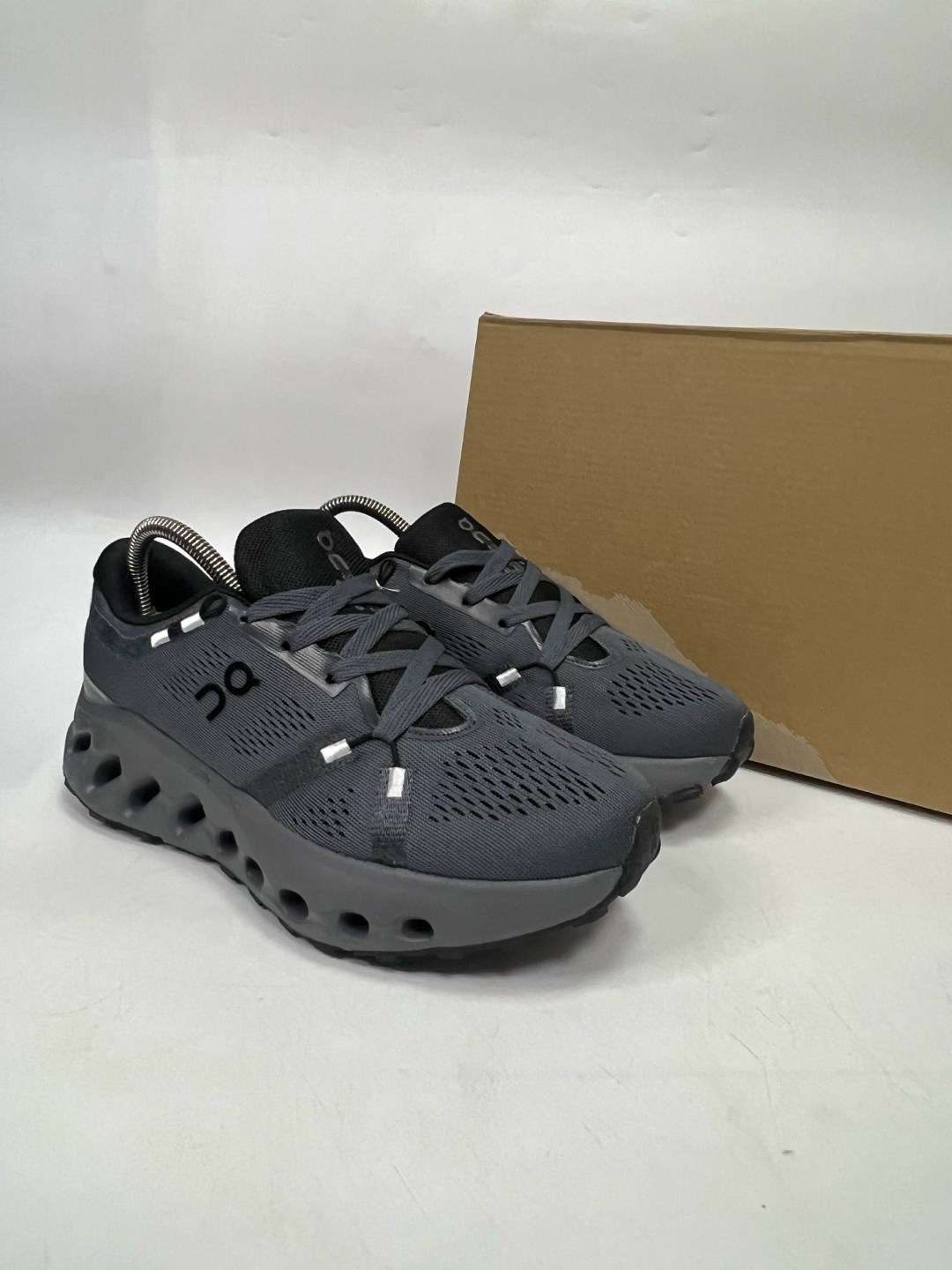 кроссовки on cloudsurfer trail waterproof, цвет black/eclipse,кроссовки,мужские кроссовки,кроссовки cпортивные,кроссовки повседневные