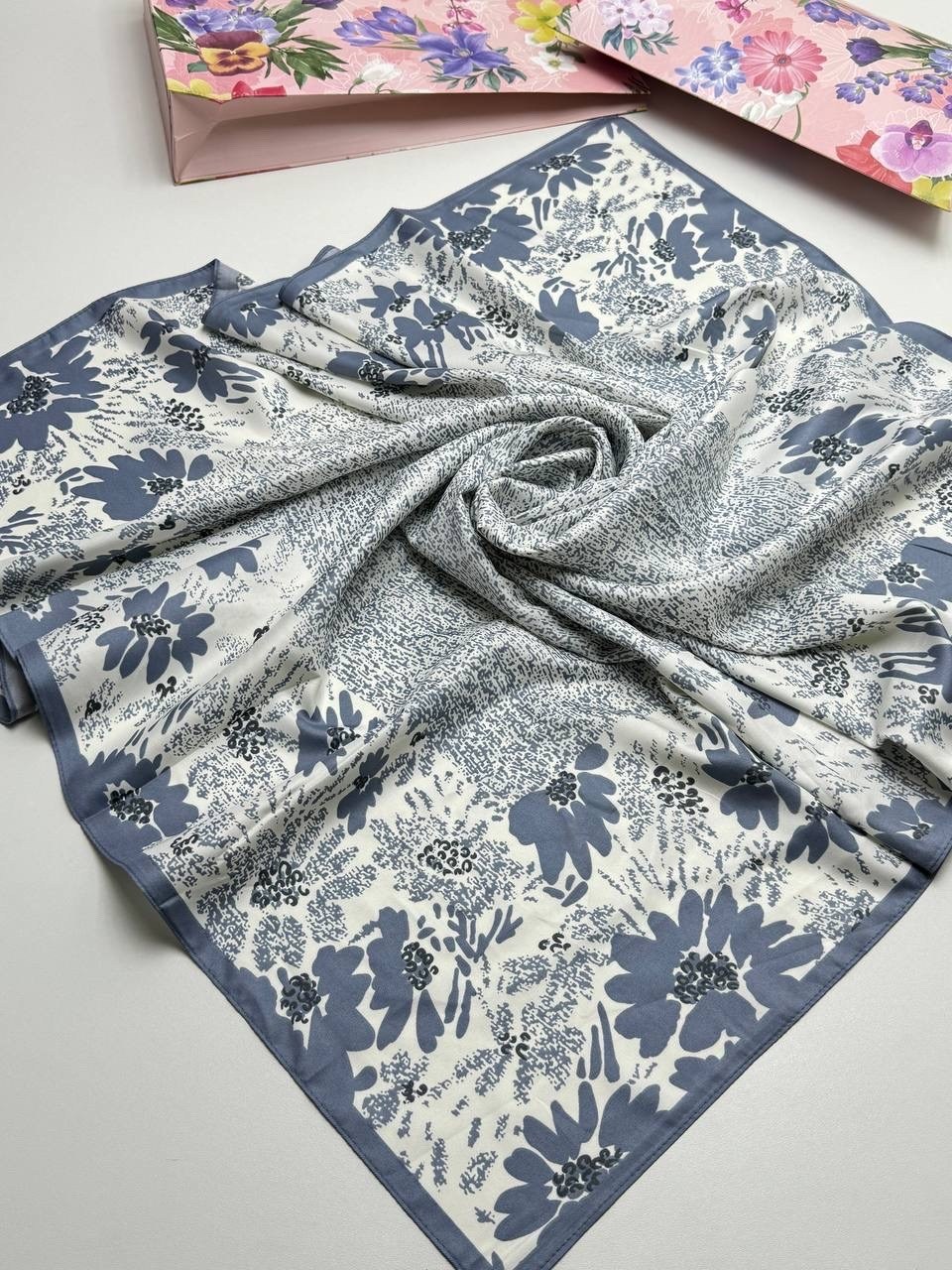 платки шелковые,платок женский шелковый,женские платки,новинки платок,брендовый платок