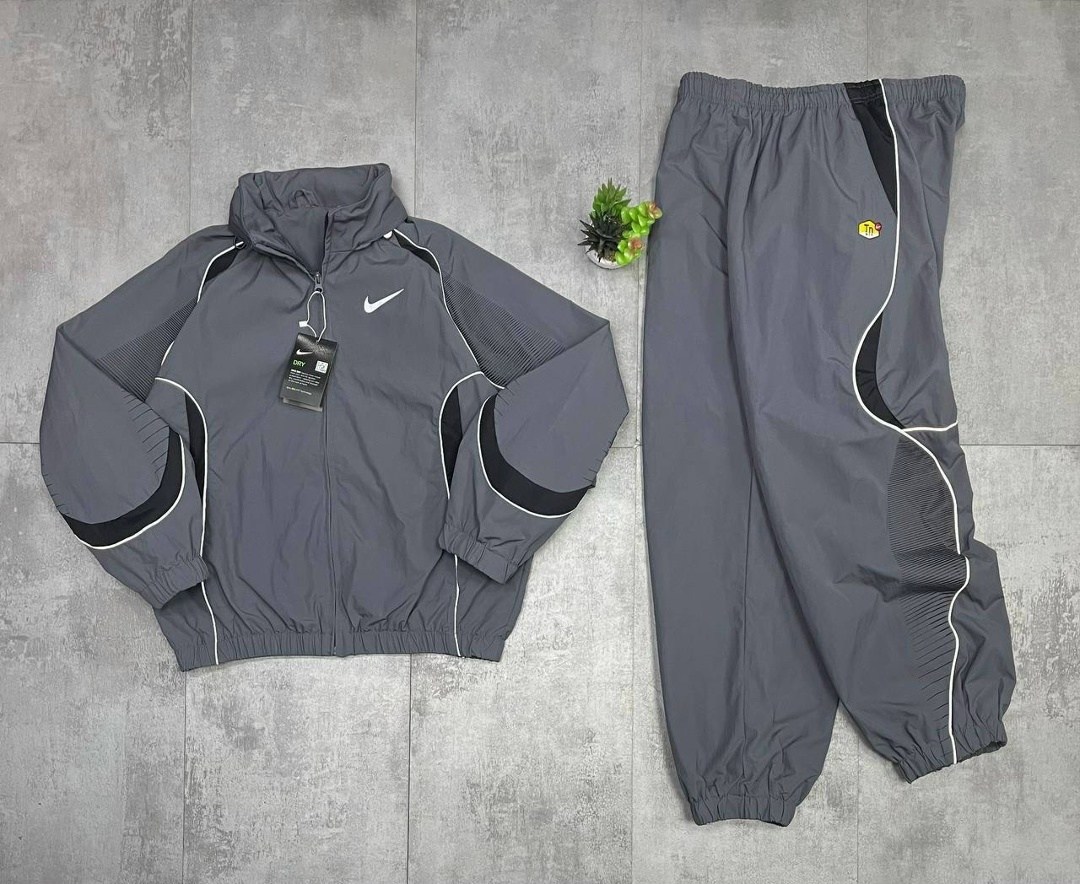 спортивный костюм nike,мужской спортивный костюм nike,спортивный костюм мужской nike swoosh,спортивный костюм nike на флисе,спортивный костюм для мужчин