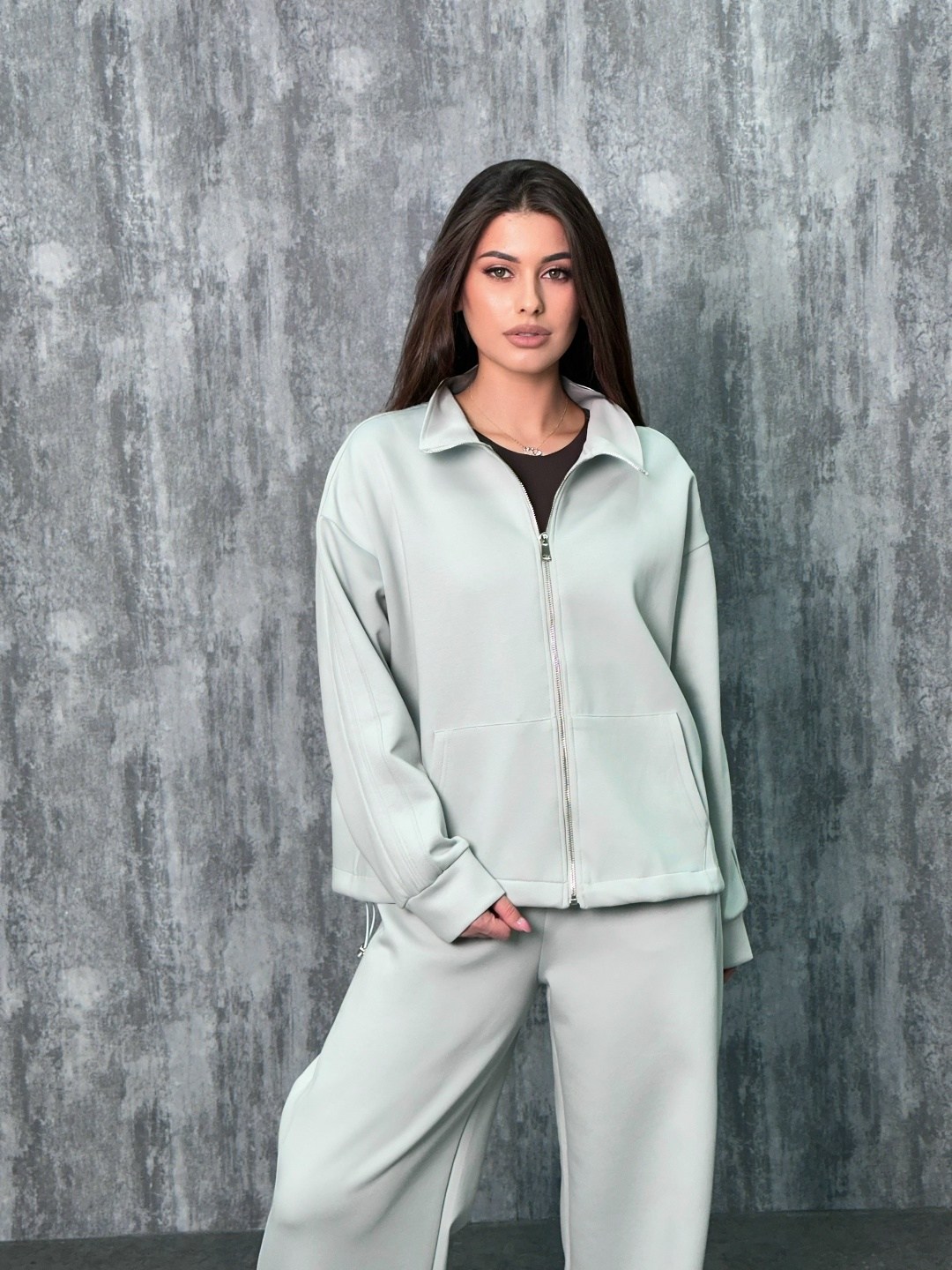 брючный костюм,костюм бежевый,костюм женский,костюм трикотажный,костюм тройка женский