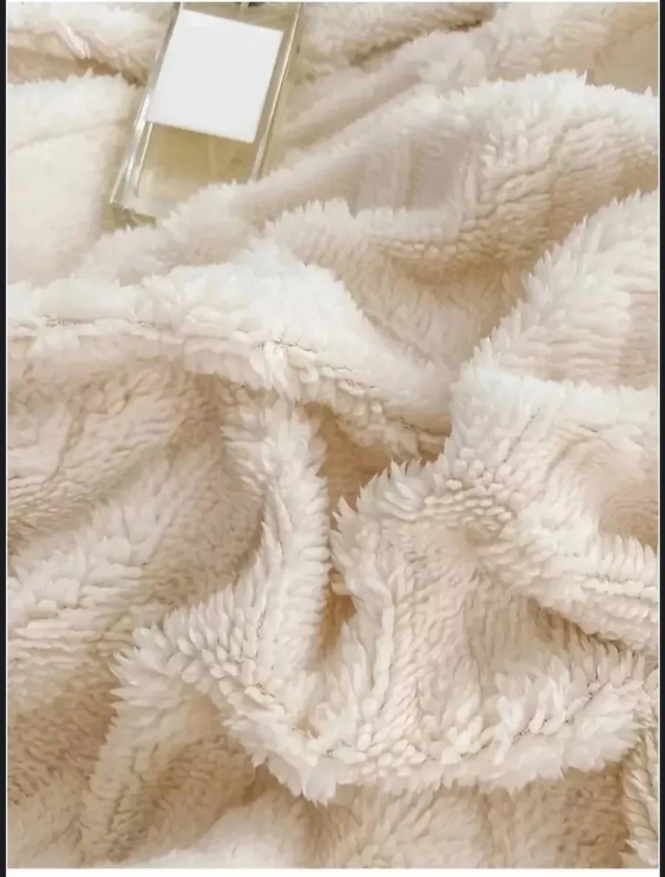 бежевый плед,плед велсофт vse doma шерпа косичка бежевый,плед,плед на кровати,плед покрывало из овечьей шерсти