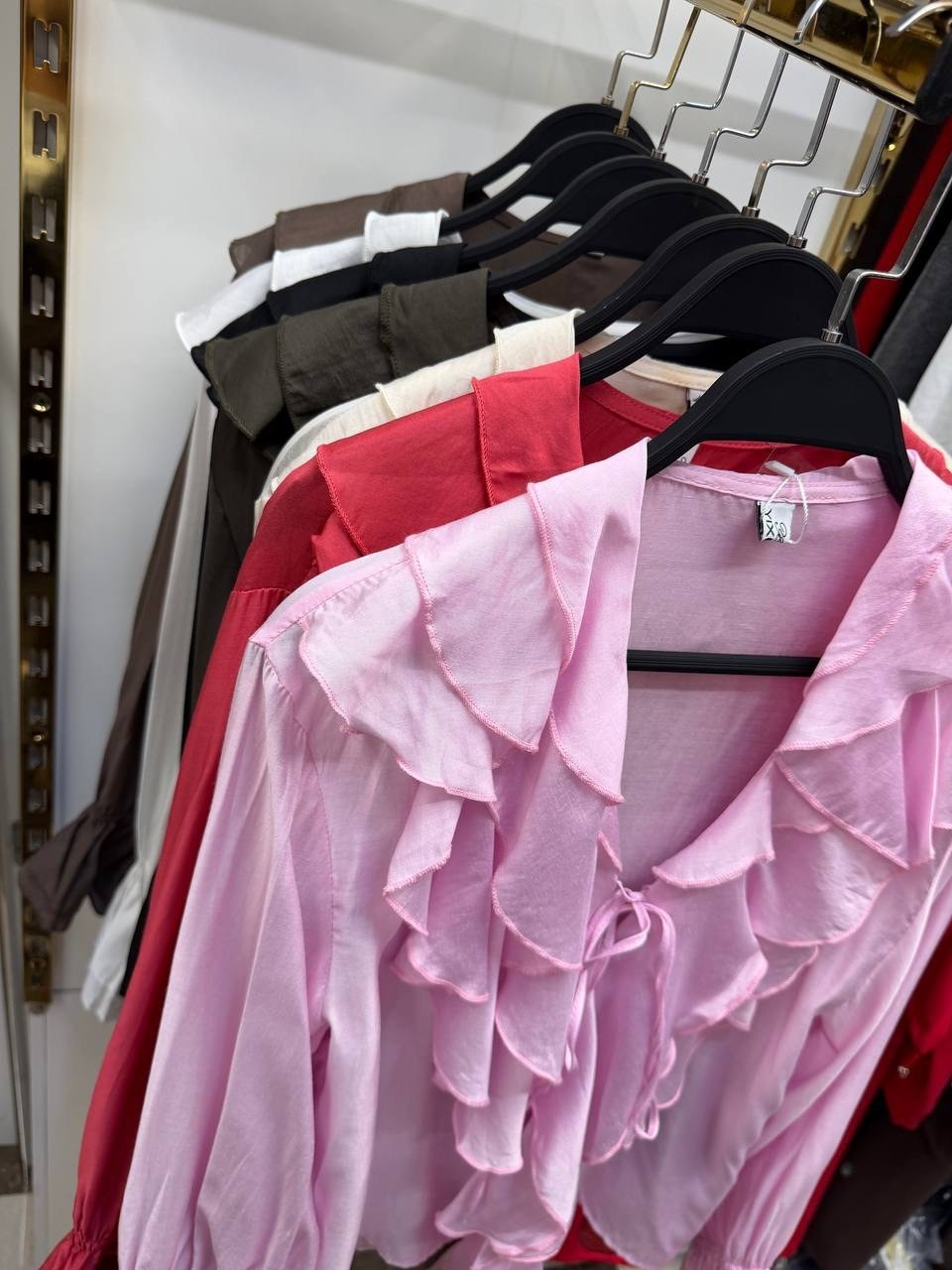 блузка с оборками,модная блузка,женская блузка,элегантная блузка с воланами и рюшами,блуза из шифона с рюшами