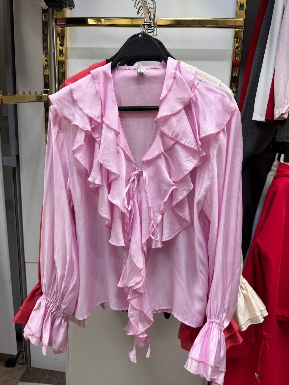 блузка с оборками,женская блузка,стильный наряд,красивая блузка,блузка