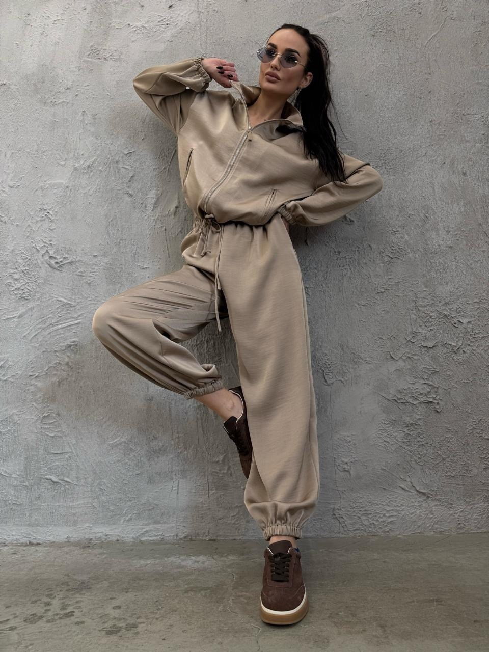 бежевый костюм,костюм женский спортивный,женский костюм,спортивный костюм,костюм трикотажный
