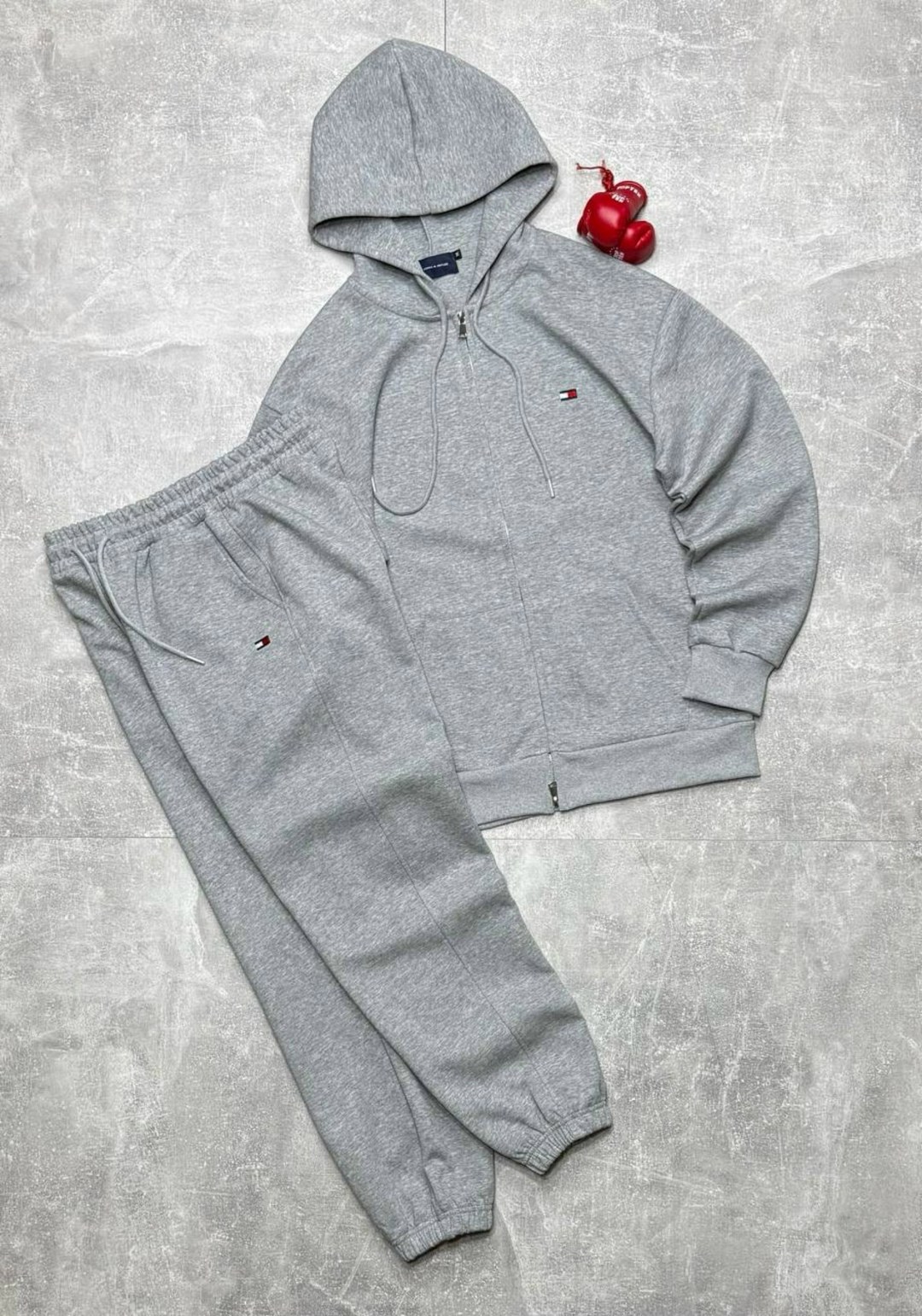 спортивный костюм tommy hilfiger,спортивные костюмы томми хилфигер женские оригинал,костюм спортивный,костюм спортивный мужской,спортивный костюм томми хилфигер