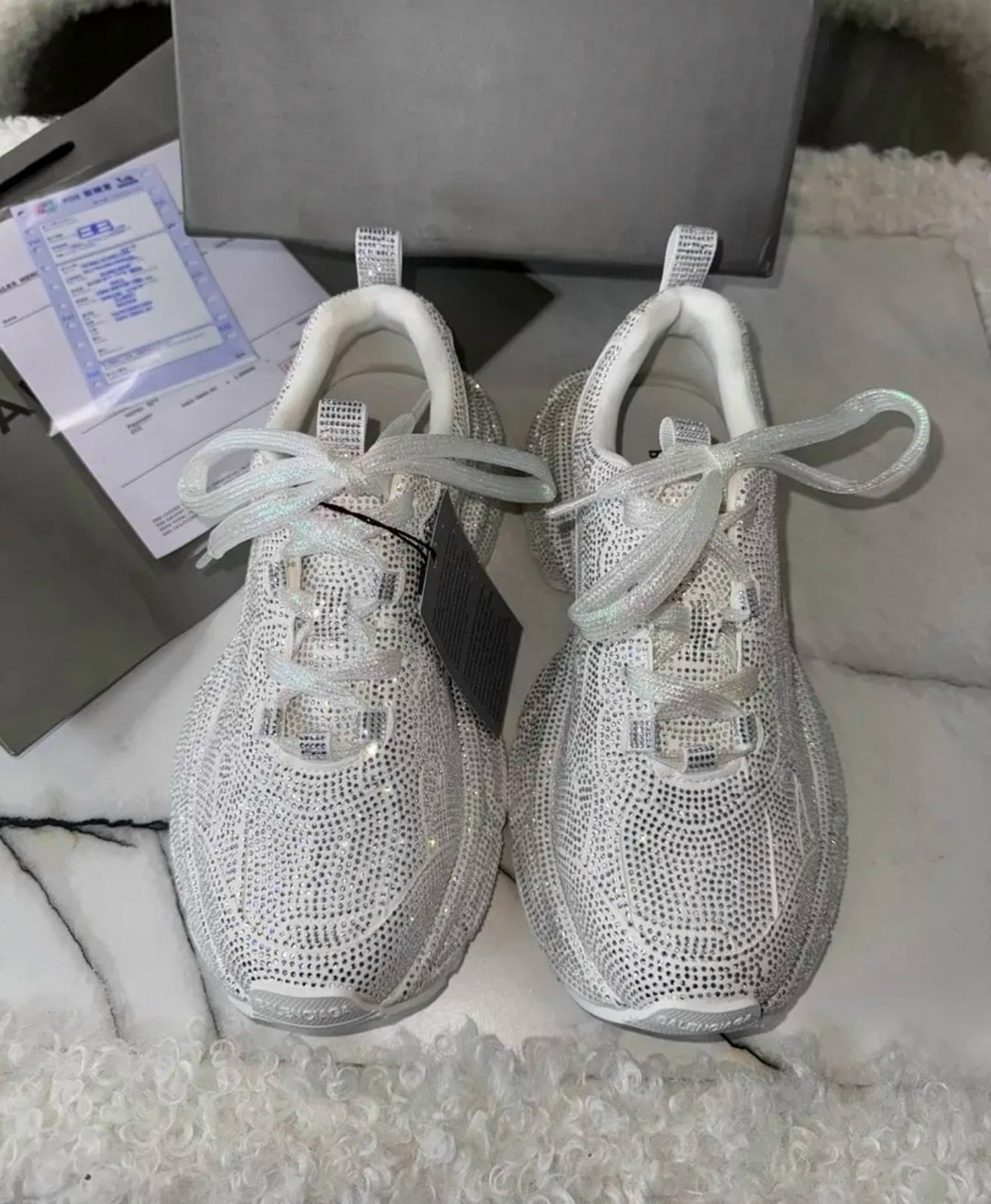 женские кроссовки,,блестящие кроссовки,модные женские кроссовки,adidas yeezy boost 350 v 2