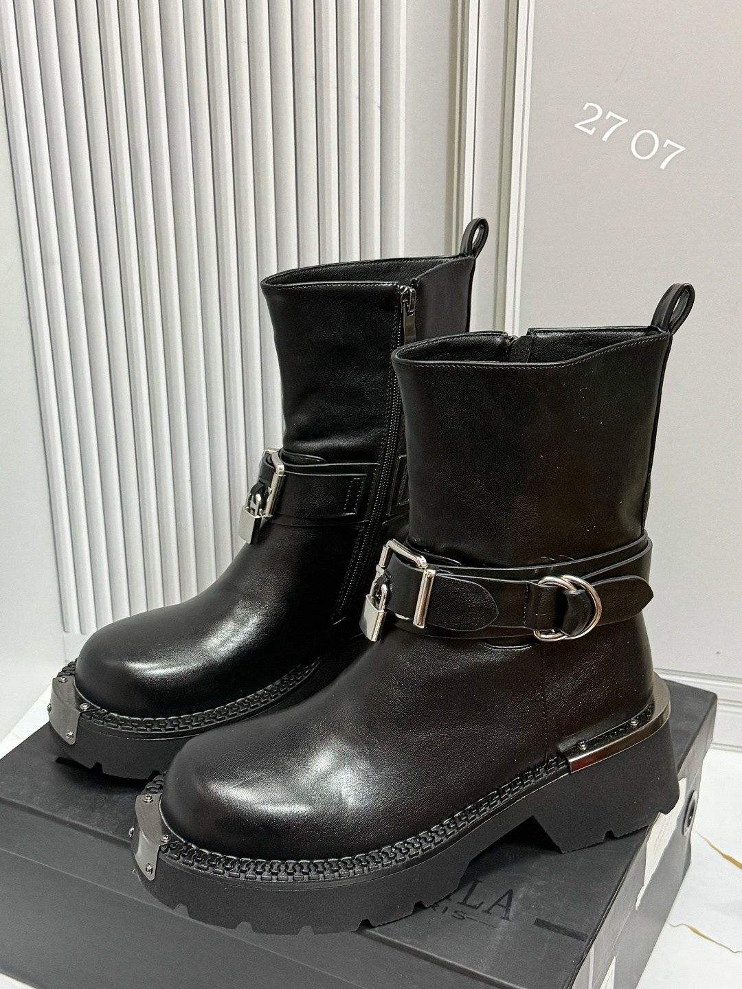 ,ботинки женские,сапоги модные,женские сапоги,короткие сапоги