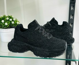 Кроссовки