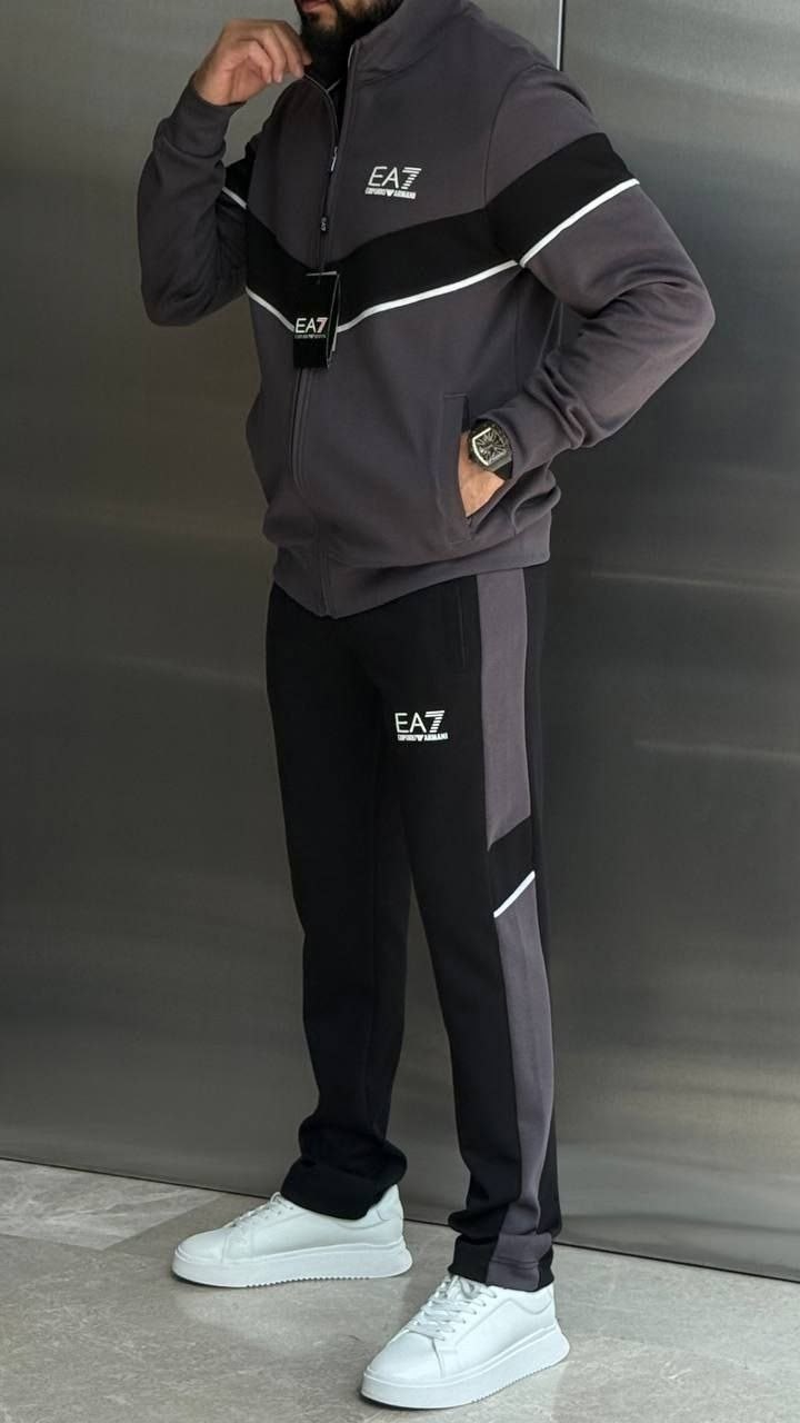 костюм ea7 emporio armani s tracksuit,костюм спортивный tracksuits ea7,спортивный костюм мужской ea7,мужской спортивный костюм ea7 emporio armani,спортивный костюм эмпорио армани мужской