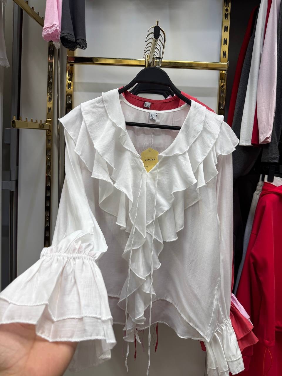 блузка с оборками,женская блузка,стильный наряд,красивая блузка,блузка