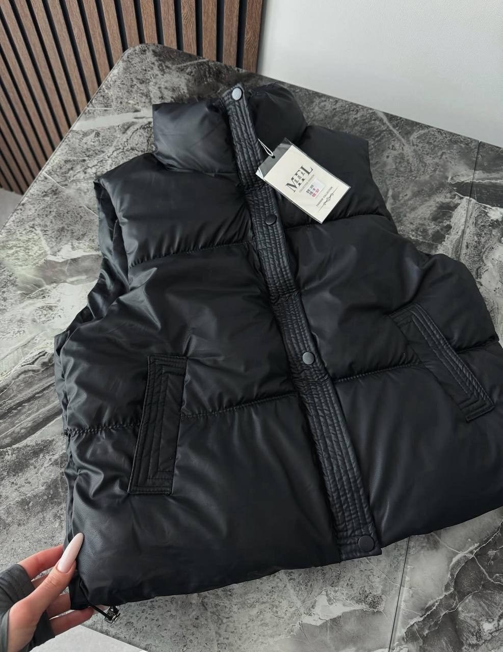 теплый жилет,жилетка женская,жилетка демисезонная утепленная,пуховой жилет,жилетка женская черная дутая