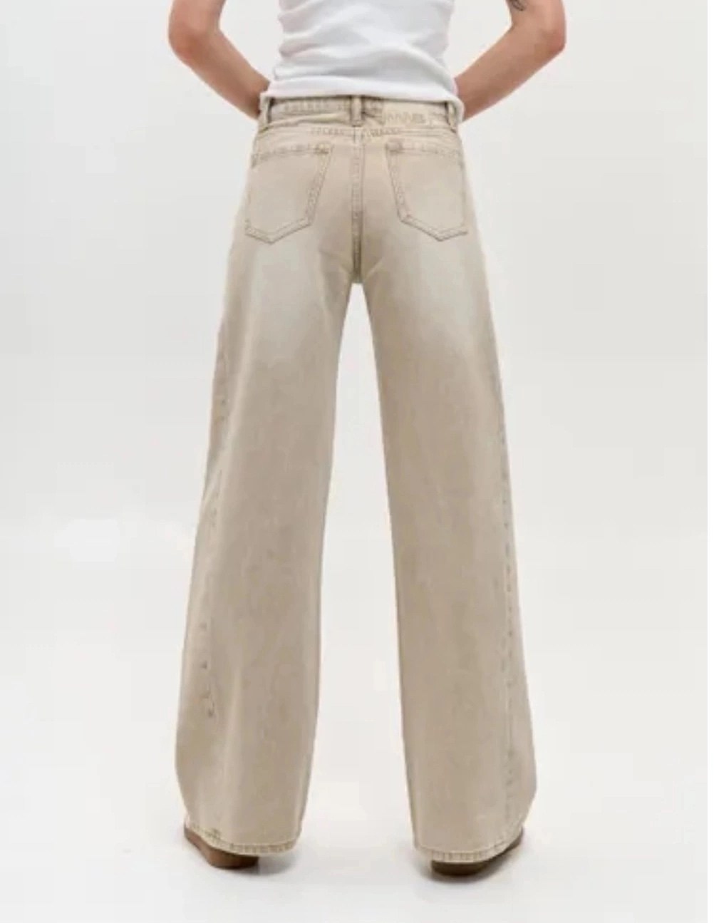 джинсы женские бежевые,женские джинсы широкие,свободные джинсы с широкими штанинами next бежевый,широкие джинсы,бежевые джинсы
