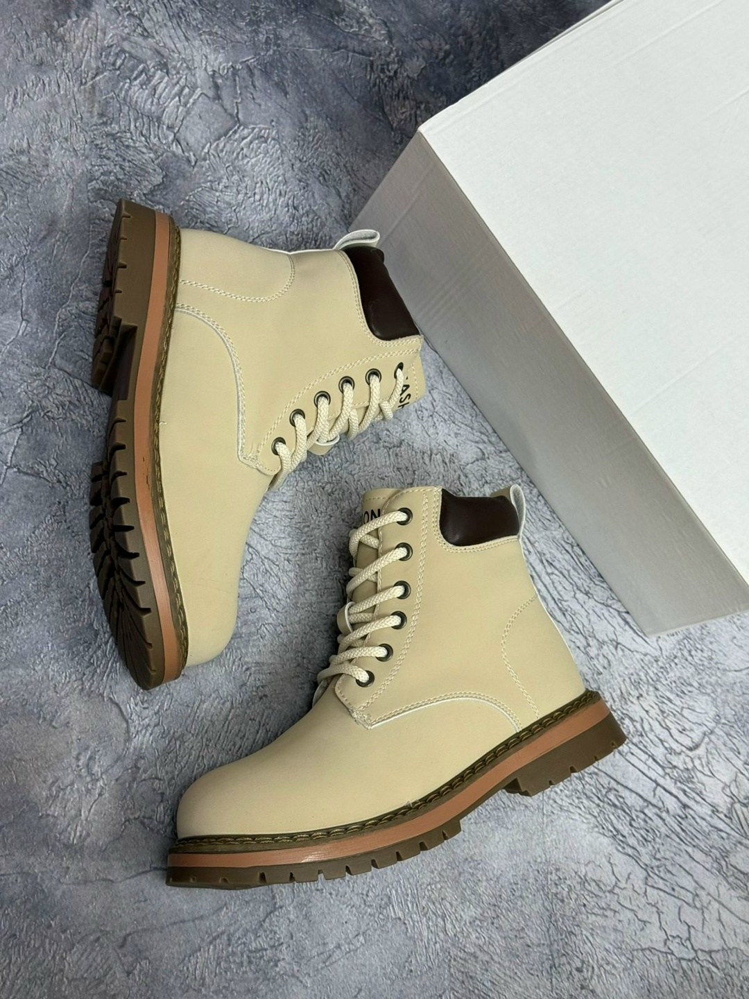 ,arzoli ботинки женские зимние бежевые,ботинки женские,ботинки стильные,бежевые ботинки тимберленд