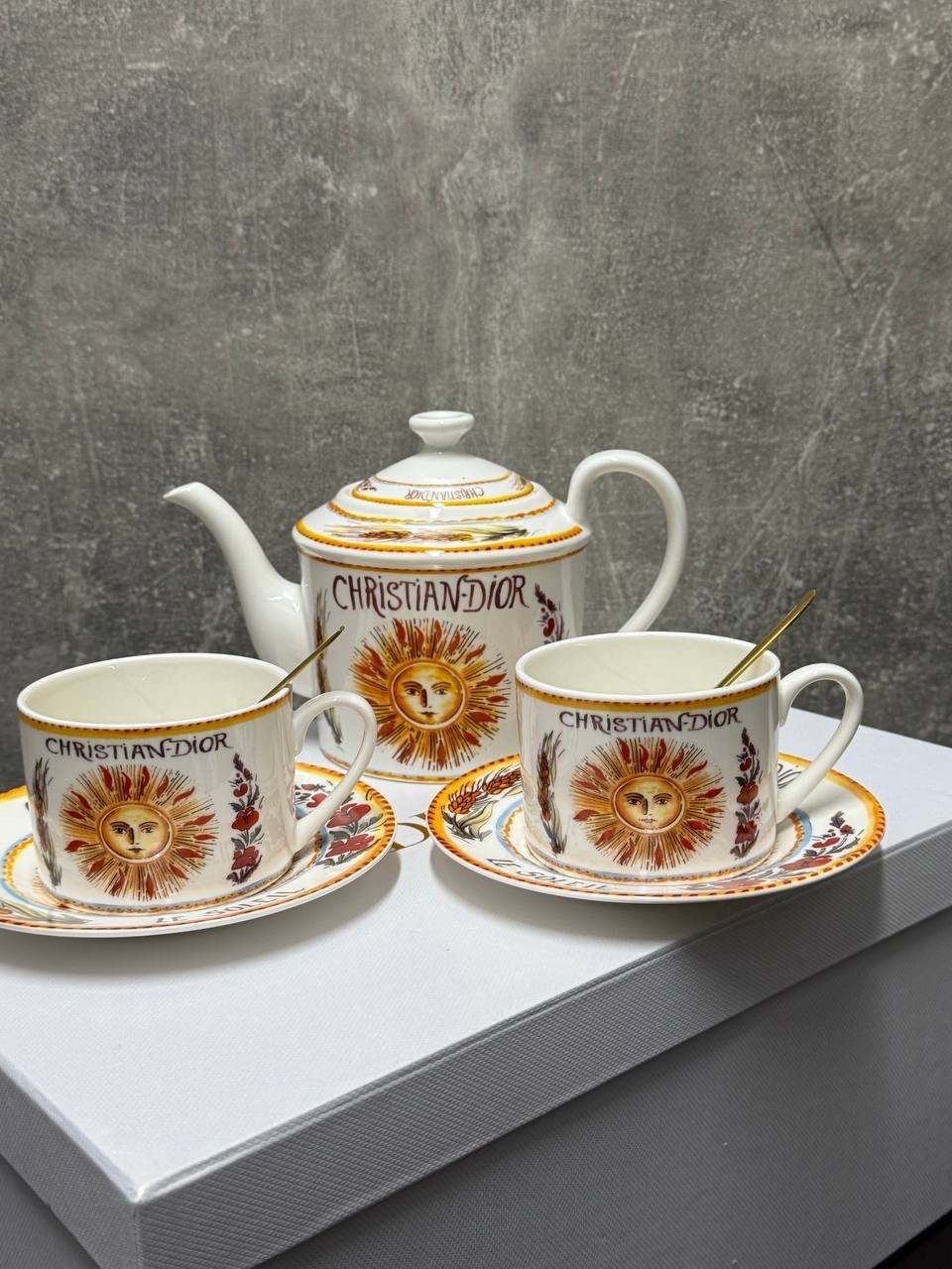 сервиз чайный, посуда dior кофейная пара,чайная пара dior,чайный сервиз dior,посуда диор,чайный сервиз dior le soleil